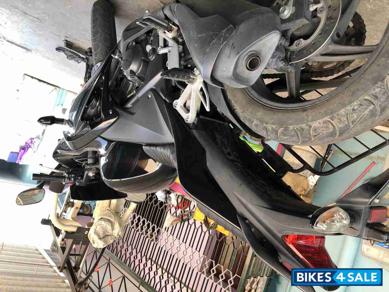 Full Black Honda CBR 250R