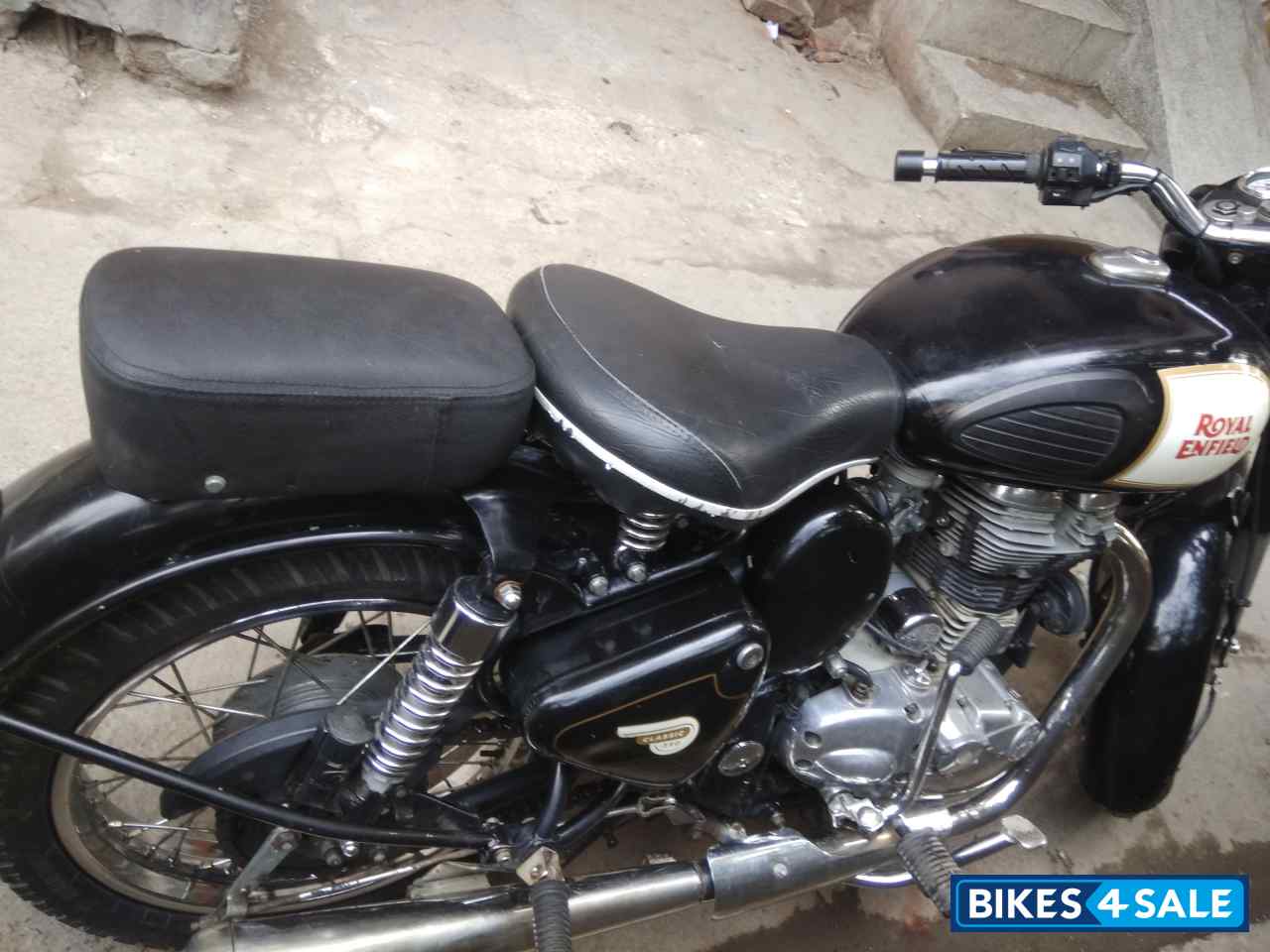 Black Royal Enfield Classic 350