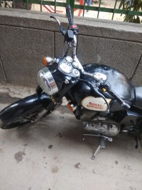 Black Royal Enfield Classic 350