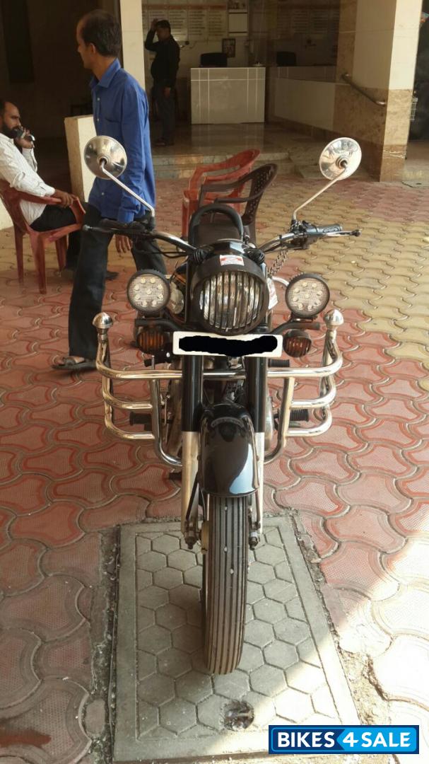 Black Royal Enfield Bullet Standard 350