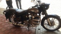 Black Royal Enfield Bullet Standard 350