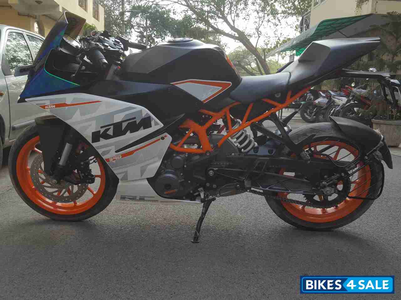 White & Orange KTM RC 390