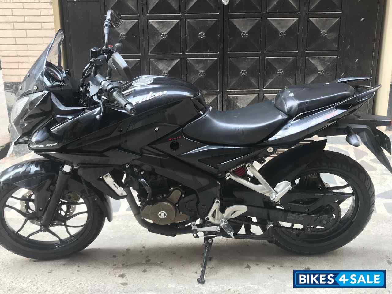 Black Bajaj Pulsar AS 200