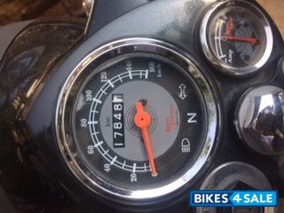 Black Royal Enfield Bullet Electra Twinspark