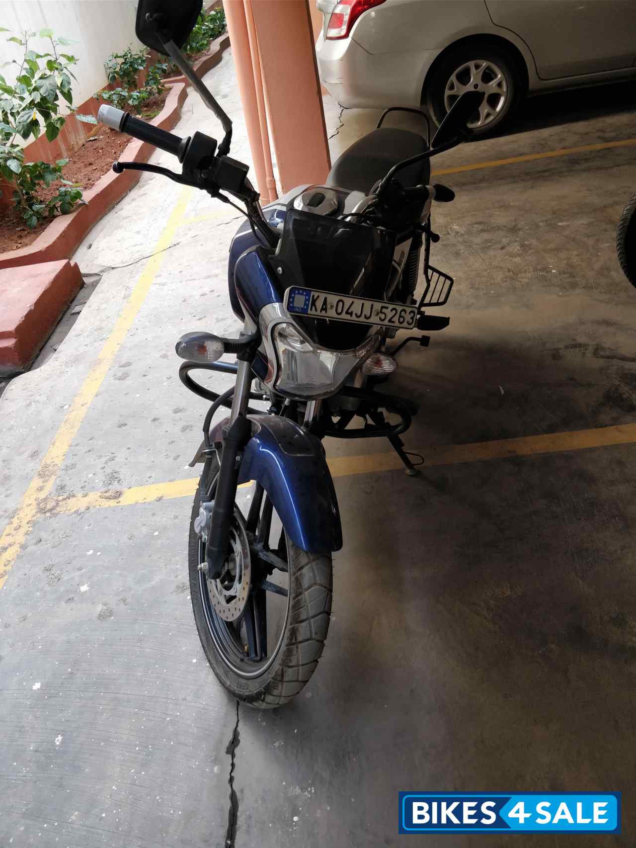 Blue Bajaj V15 Blue Bajaj V15