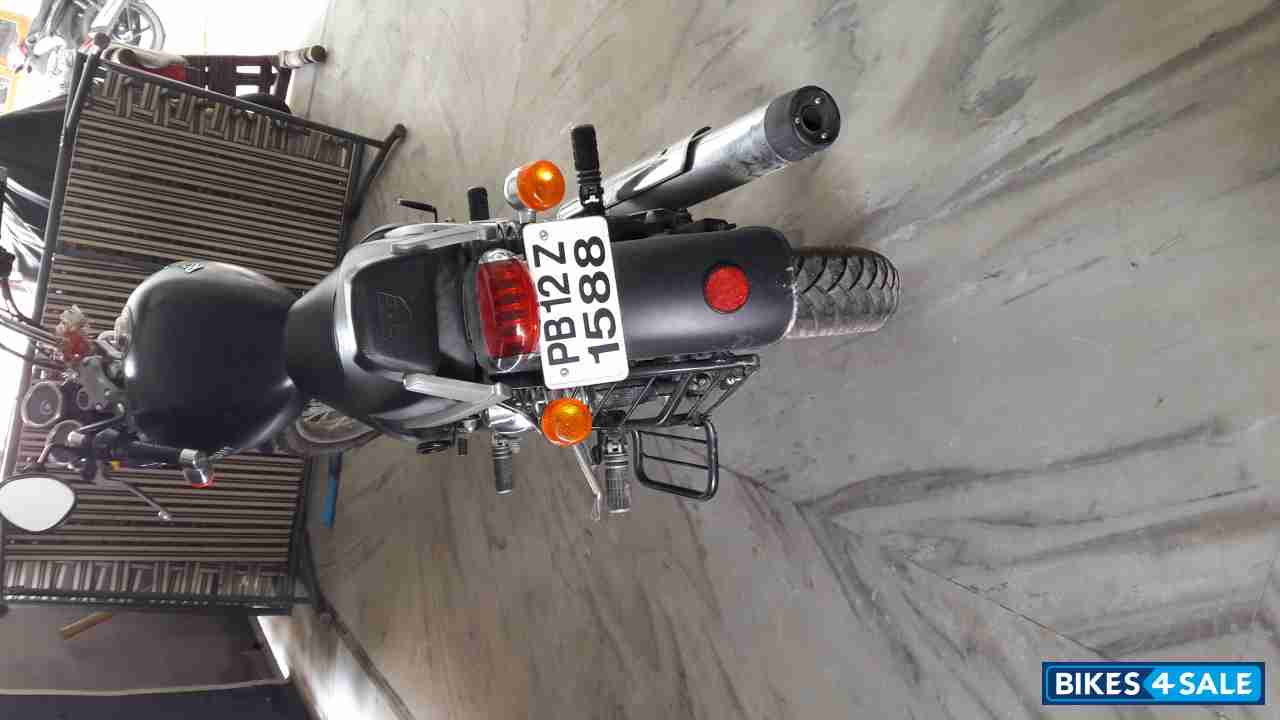 Black Royal Enfield Thunderbird 350 Black Royal Enfield Thunderbird 350