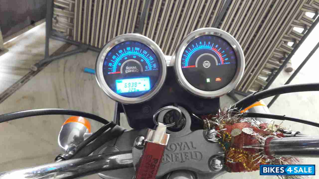 Black Royal Enfield Thunderbird 350 Black Royal Enfield Thunderbird 350