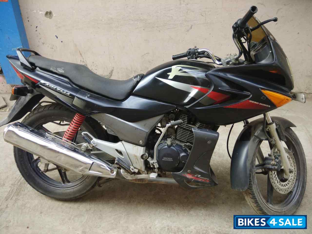 Black Hero Karizma R