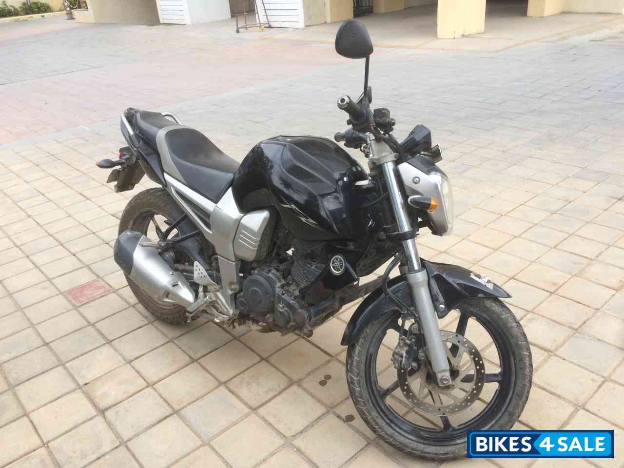 Black Yamaha FZ