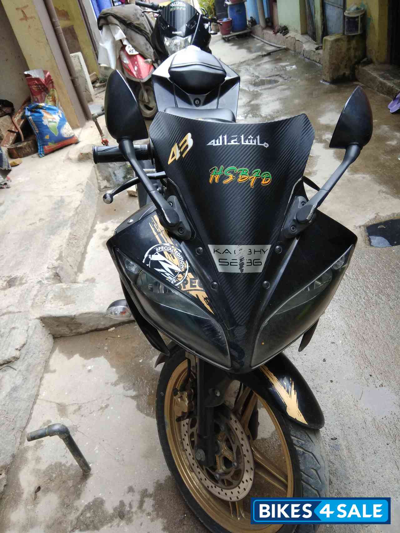 Black N Golden Yamaha YZF R15 V2