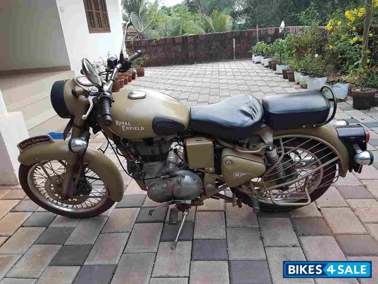 Desert Storm Royal Enfield Classic Desert Storm