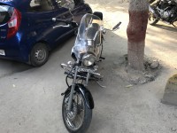 Black Bajaj Avenger Cruise 220