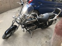 Black Bajaj Avenger Cruise 220