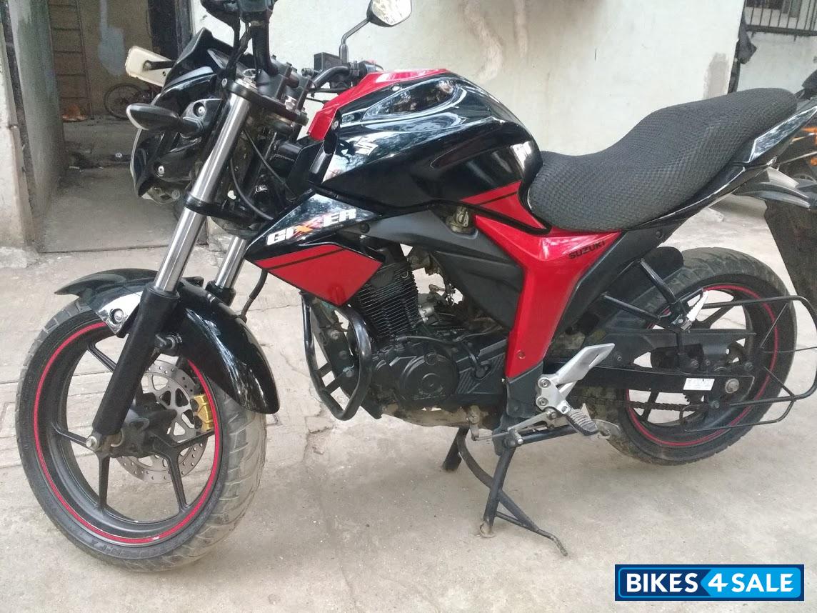 Black Suzuki Gixxer 150