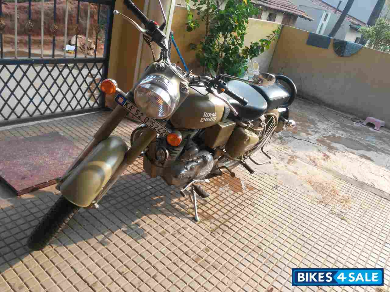 Desert Storm Royal Enfield Classic Desert Storm