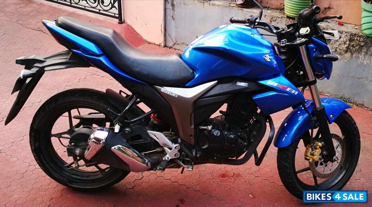 Blue Suzuki Gixxer 150