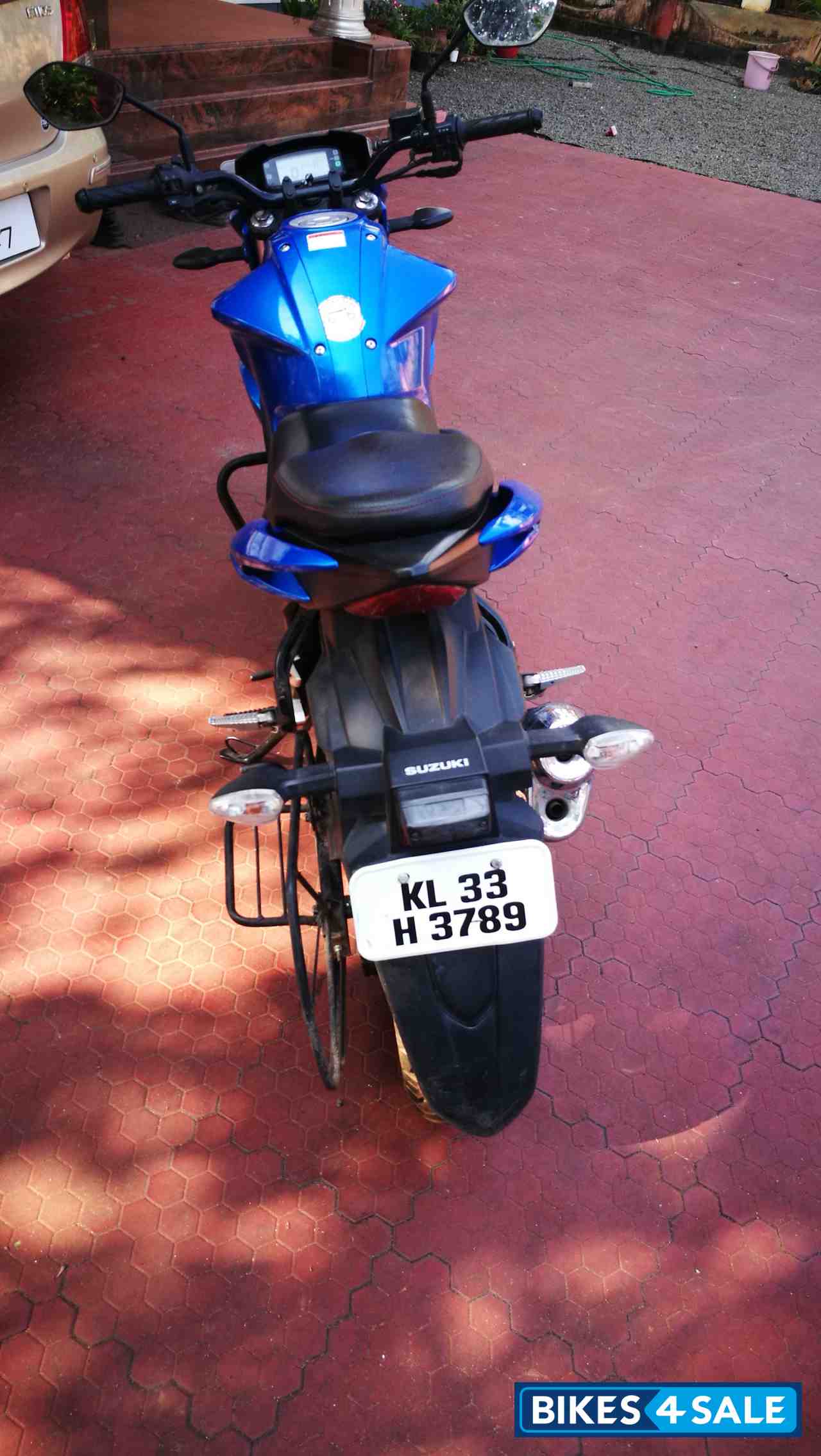 Blue Suzuki Gixxer 150