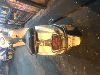 White Vespa LX 125