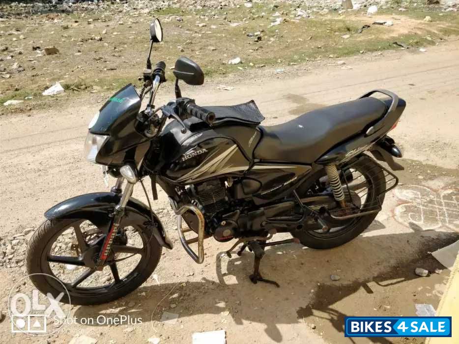 Black Honda CB Shine