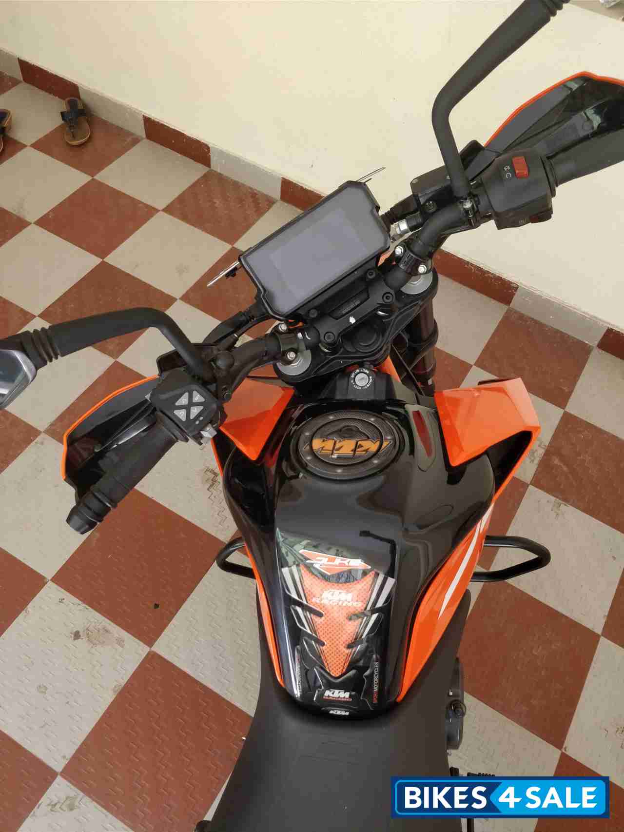 Orange KTM Duke 390 Orange KTM Duke 390