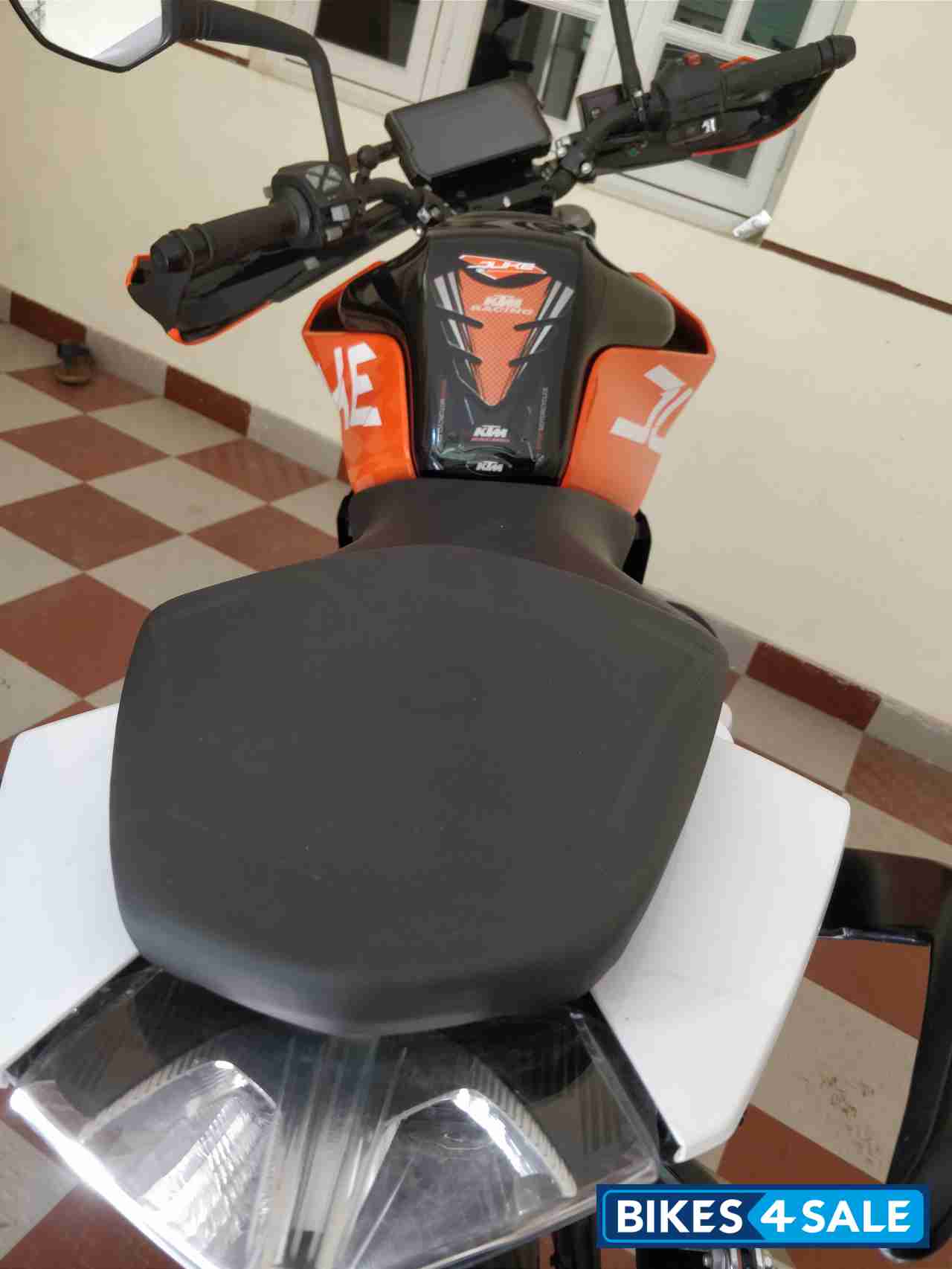 Orange KTM Duke 390 Orange KTM Duke 390