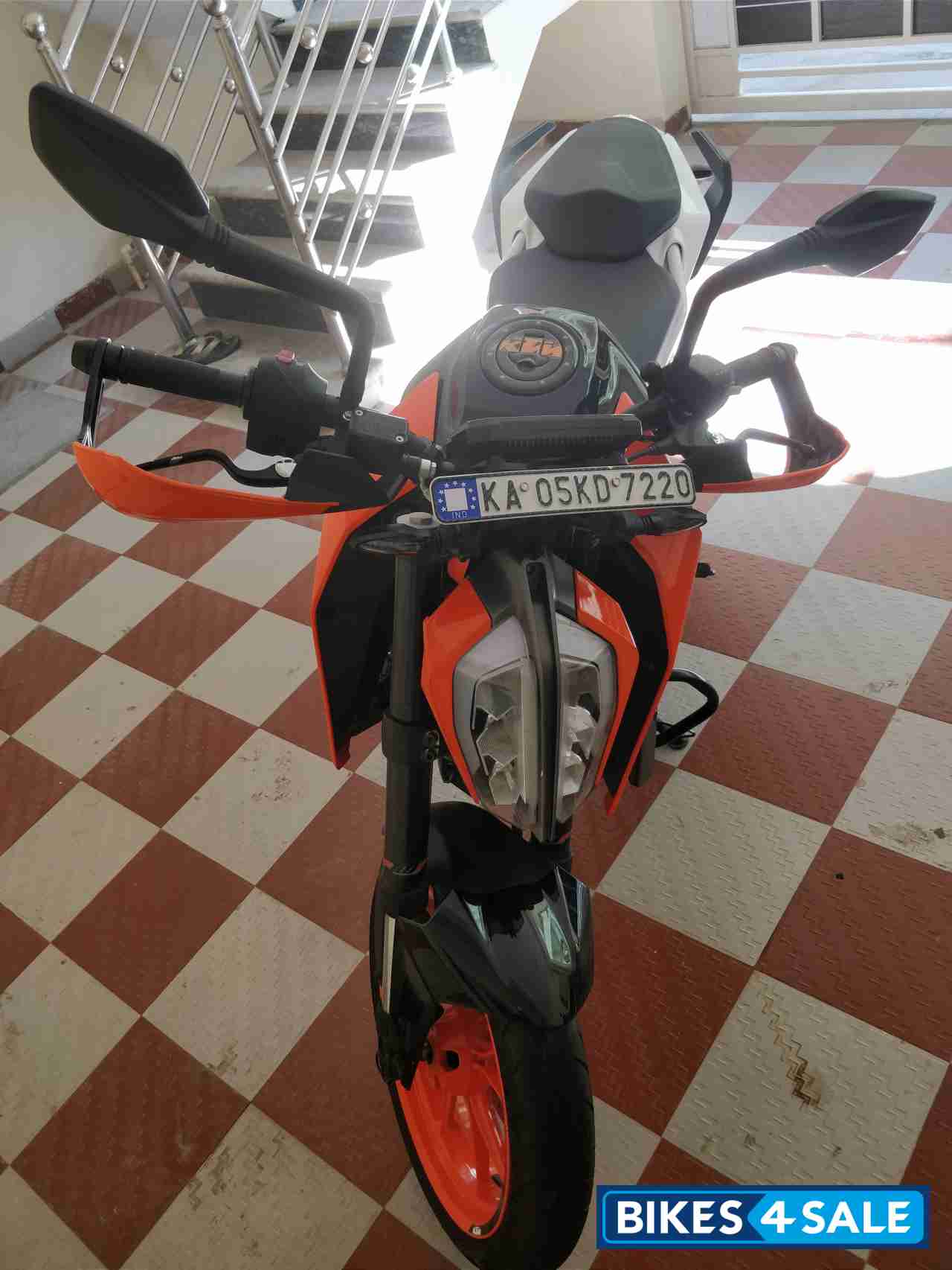 Orange KTM Duke 390 Orange KTM Duke 390