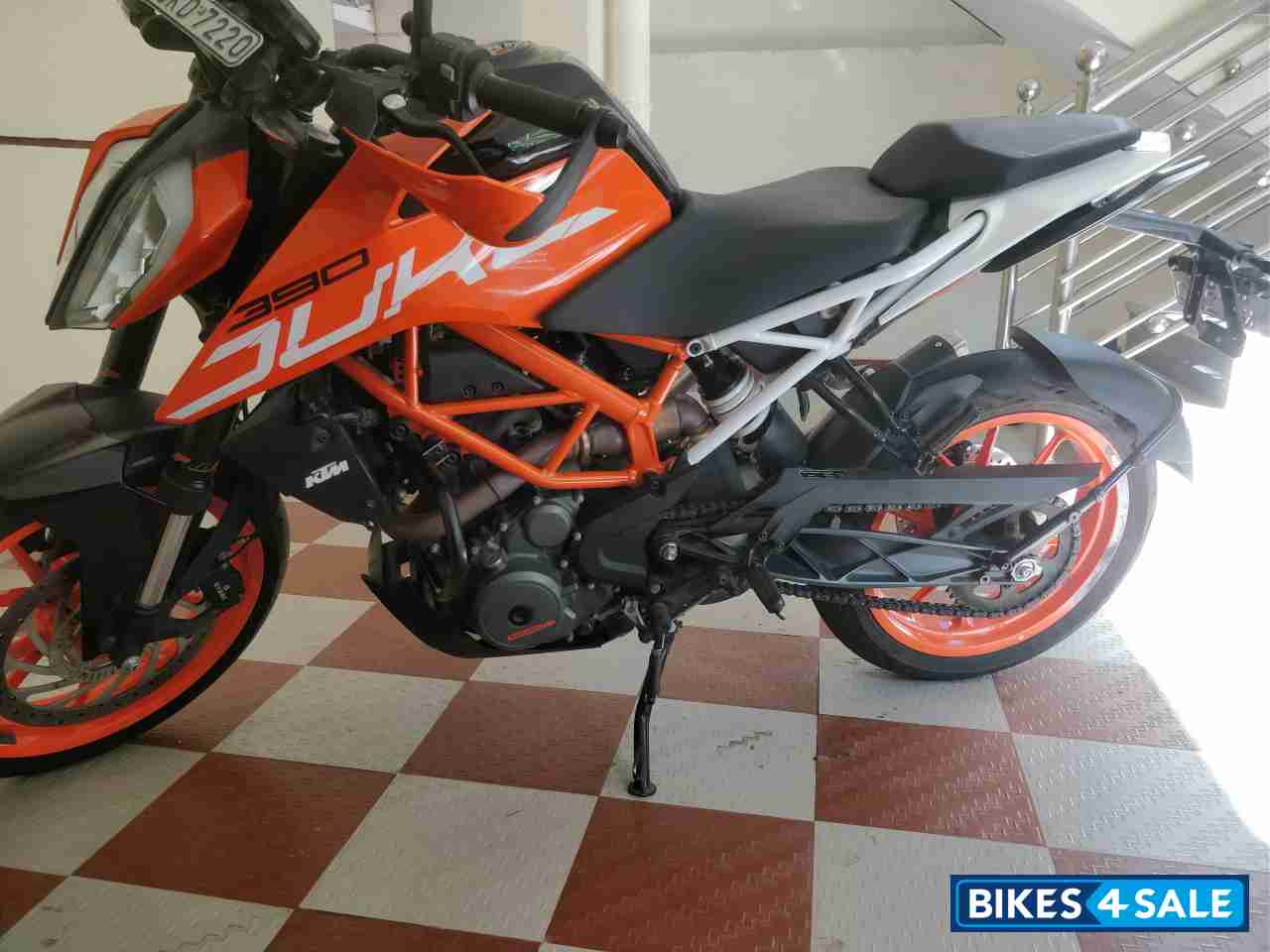 Orange KTM Duke 390 Orange KTM Duke 390