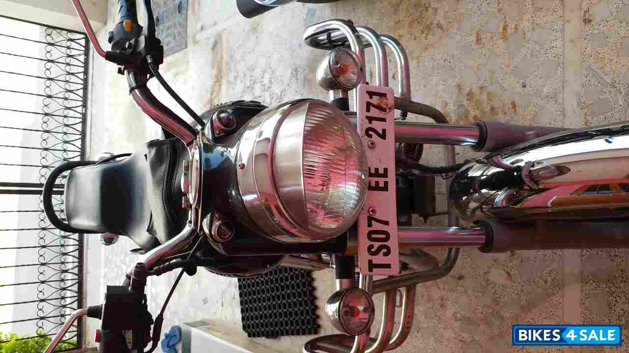 Black Royal Enfield Bullet 350 ES