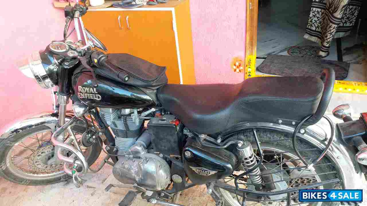 Black Royal Enfield Bullet 350 ES