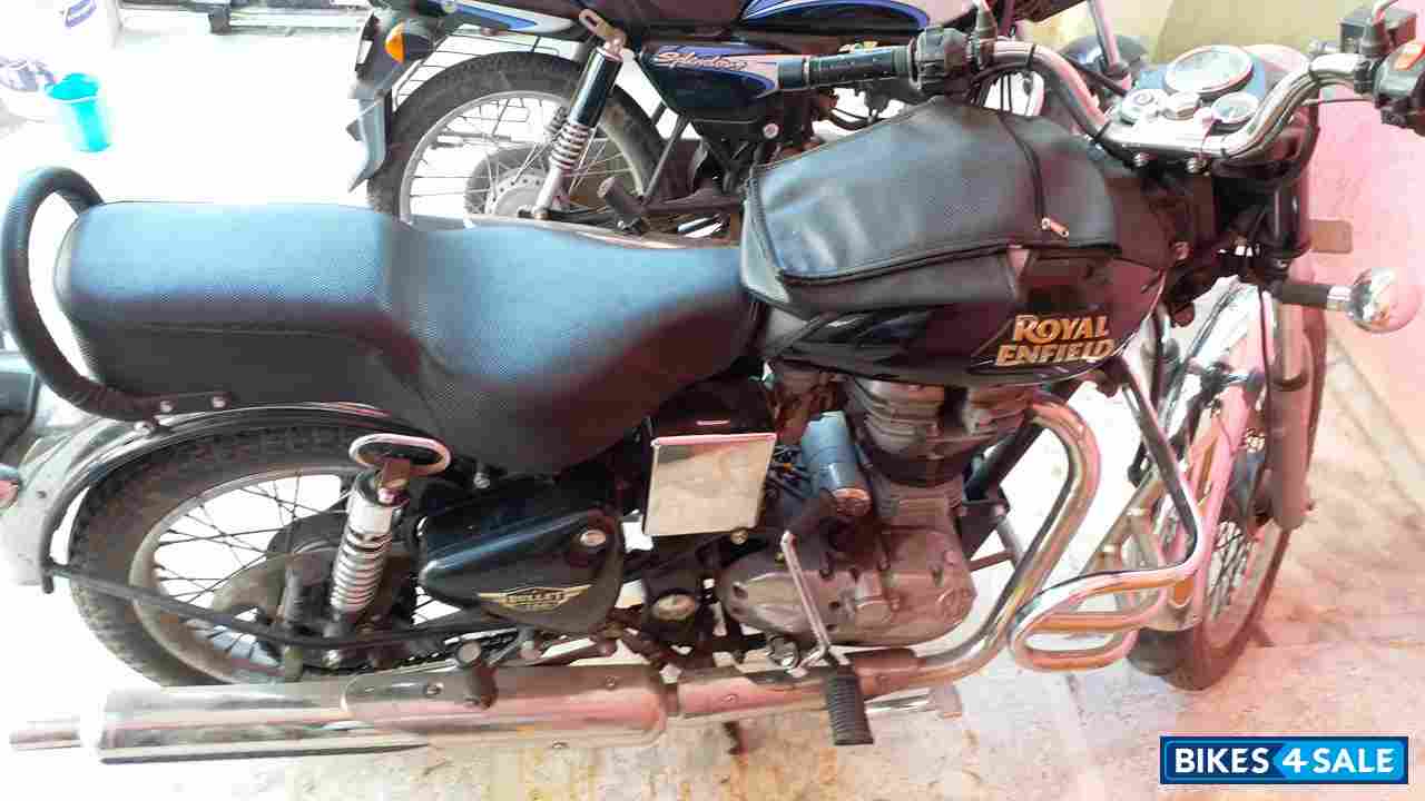 Black Royal Enfield Bullet 350 ES