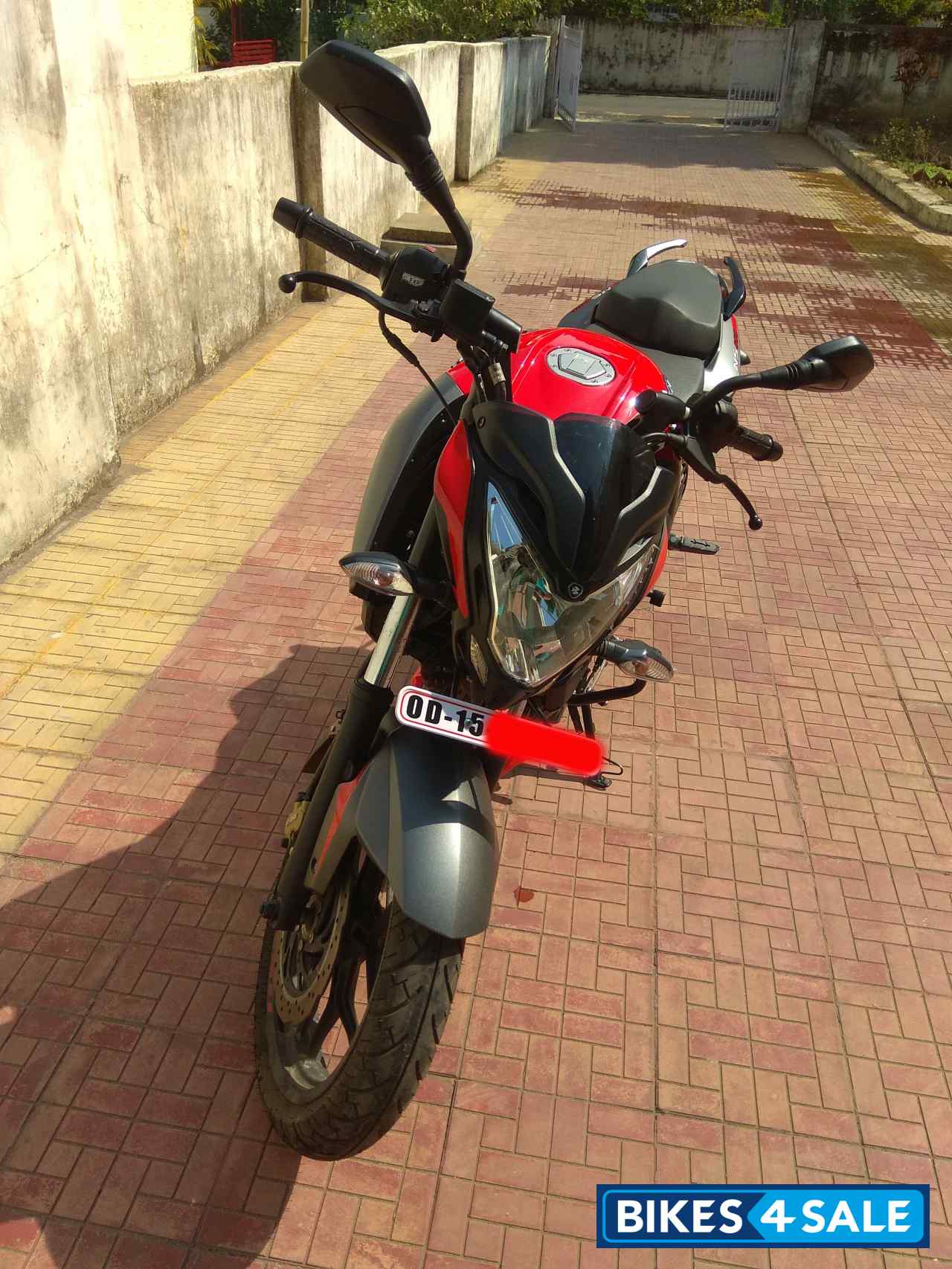 Red Bajaj Pulsar 200 NS