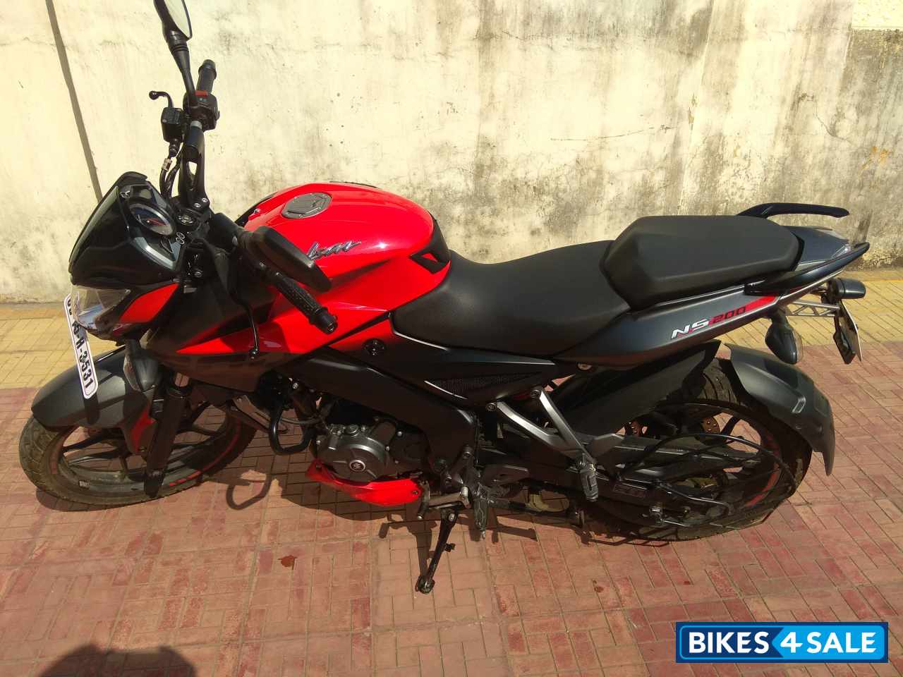 Red Bajaj Pulsar 200 NS