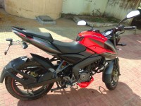 Red Bajaj Pulsar 200 NS