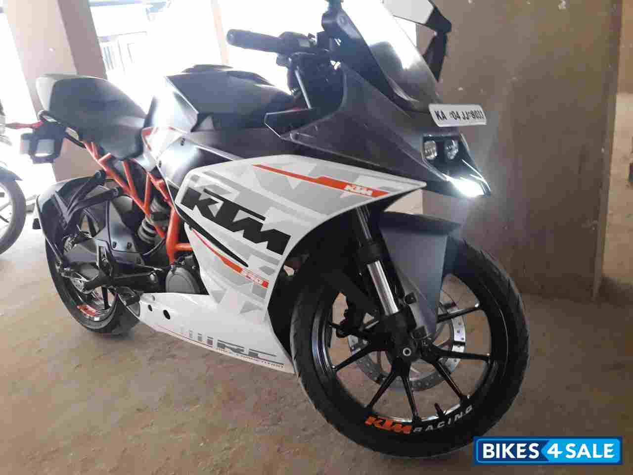 Black&orange KTM RC 390