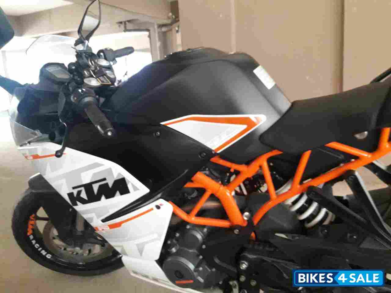 Black&orange KTM RC 390