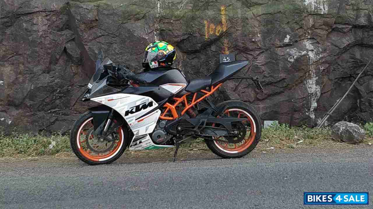 White And Orange KTM RC 390