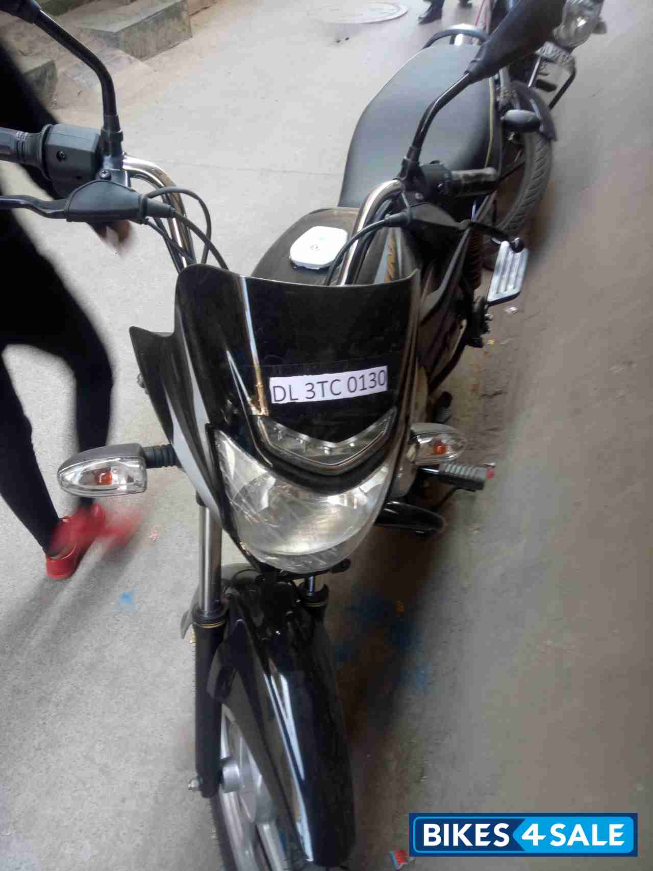 Black Bajaj Platina 100