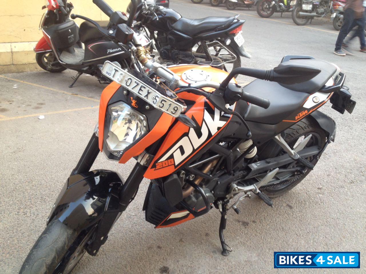 Orange KTM Duke 200