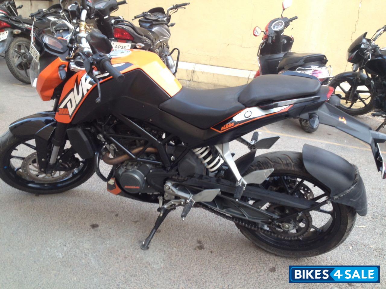 Orange KTM Duke 200