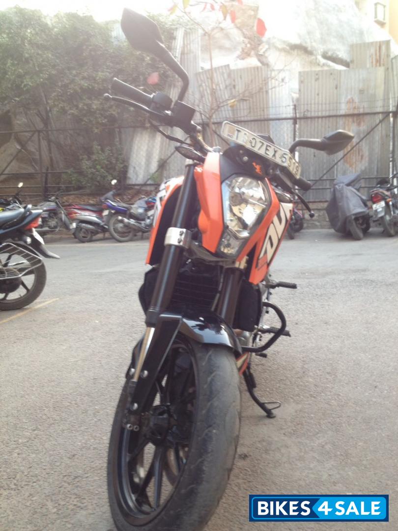 Orange KTM Duke 200