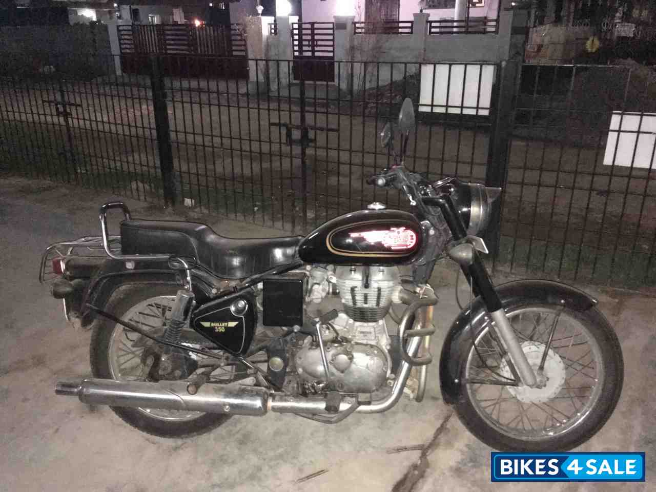 Black Royal Enfield Bullet Standard 350
