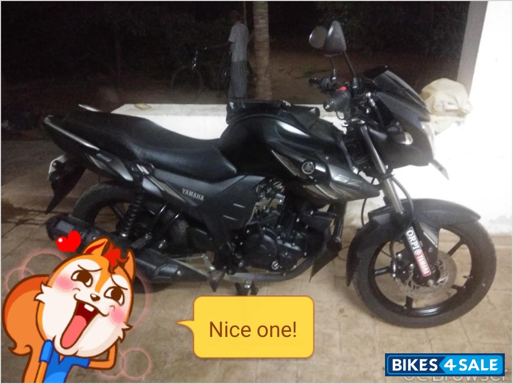 Black Yamaha SZ-RR V2