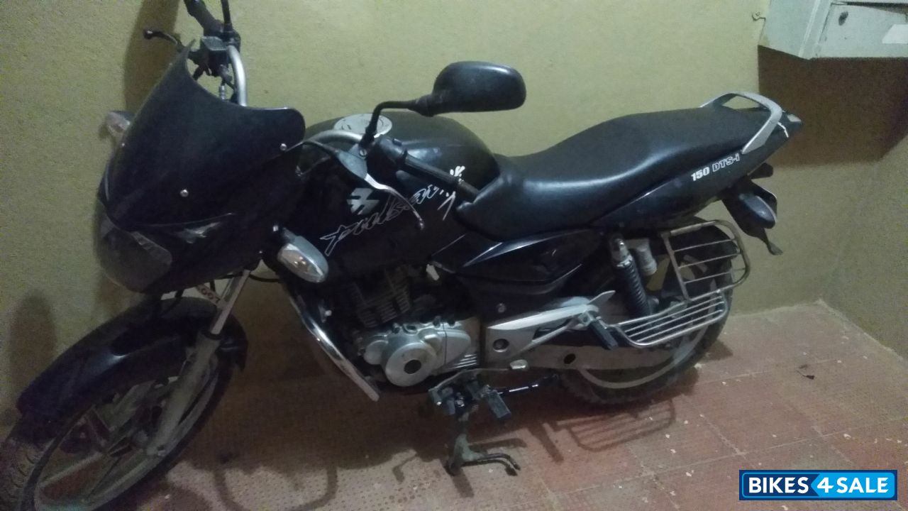 Black Bajaj Pulsar 150 DTSi