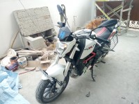 White Benelli TNT 25