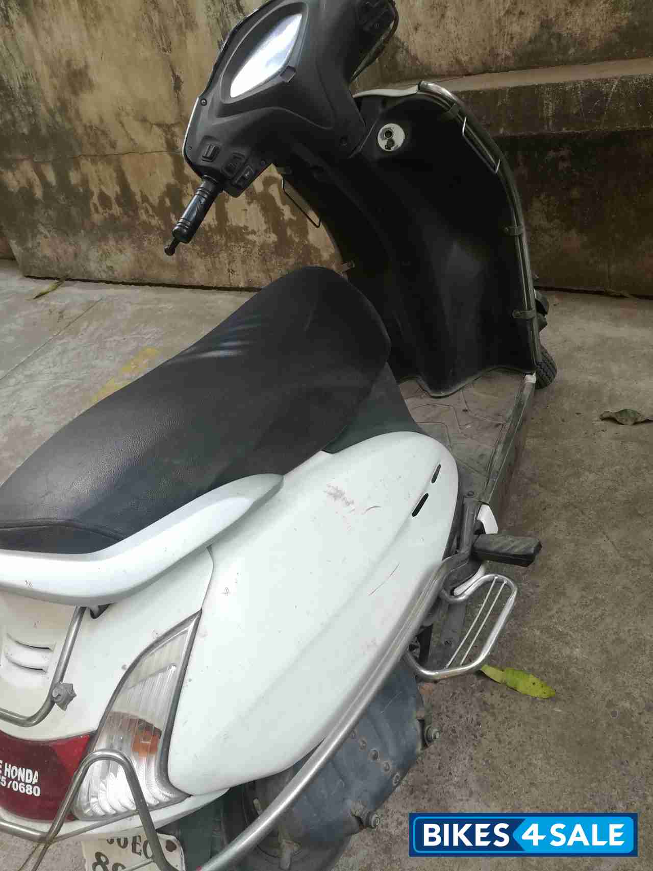 Used 2012 model Honda Activa for sale in Vadodara. ID 163862. White