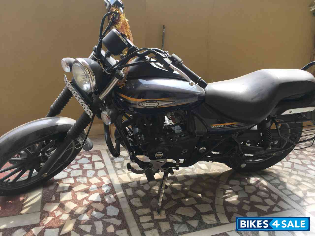 Blue Bajaj Avenger Street 150 Blue Bajaj Avenger Street 150