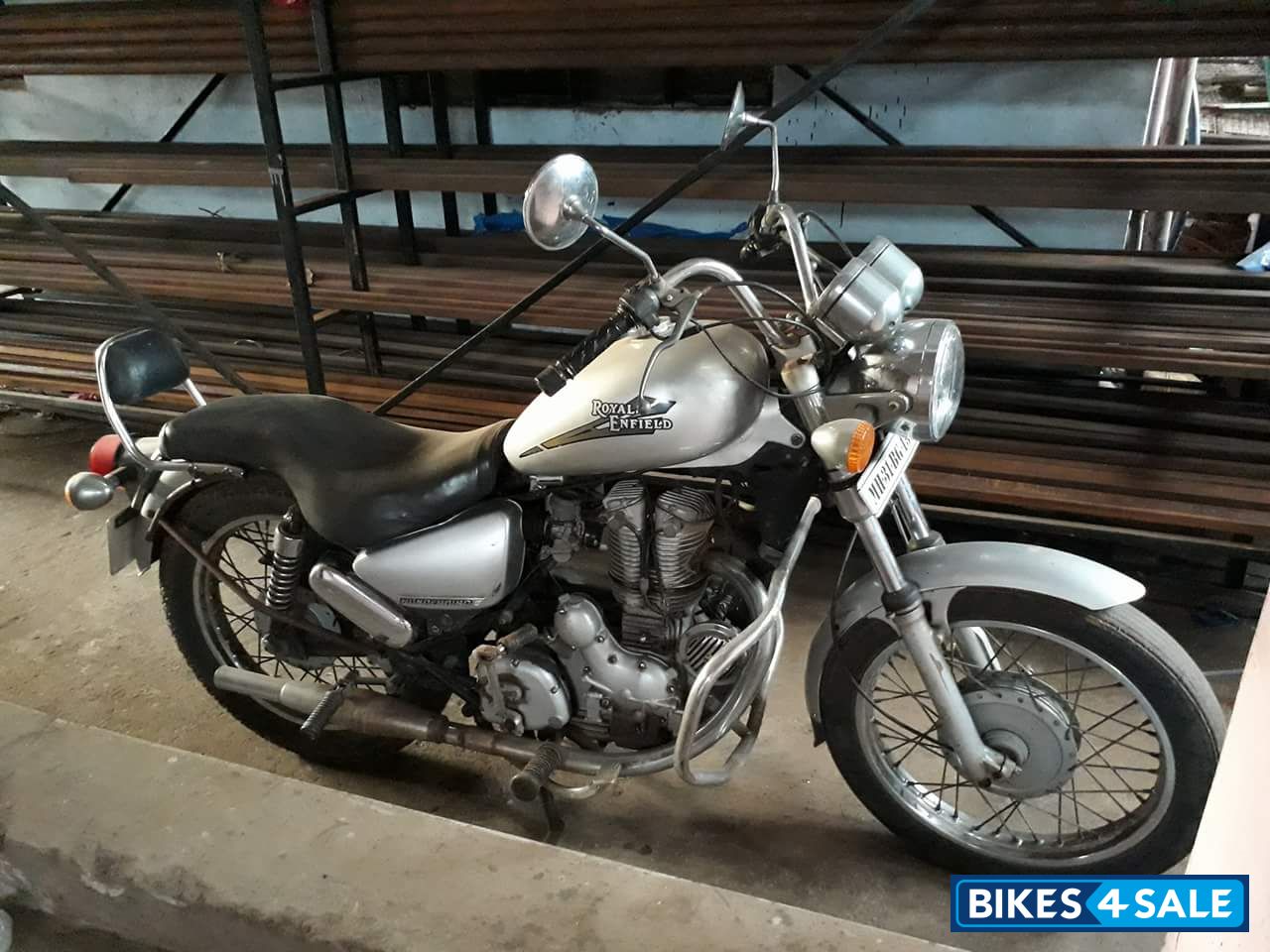 Silver Royal Enfield Thunderbird 350