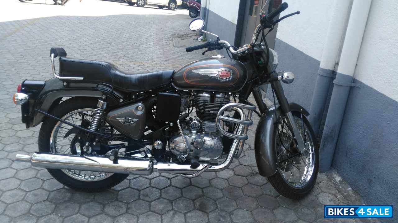 Gray Royal Enfield Bullet Standard 500