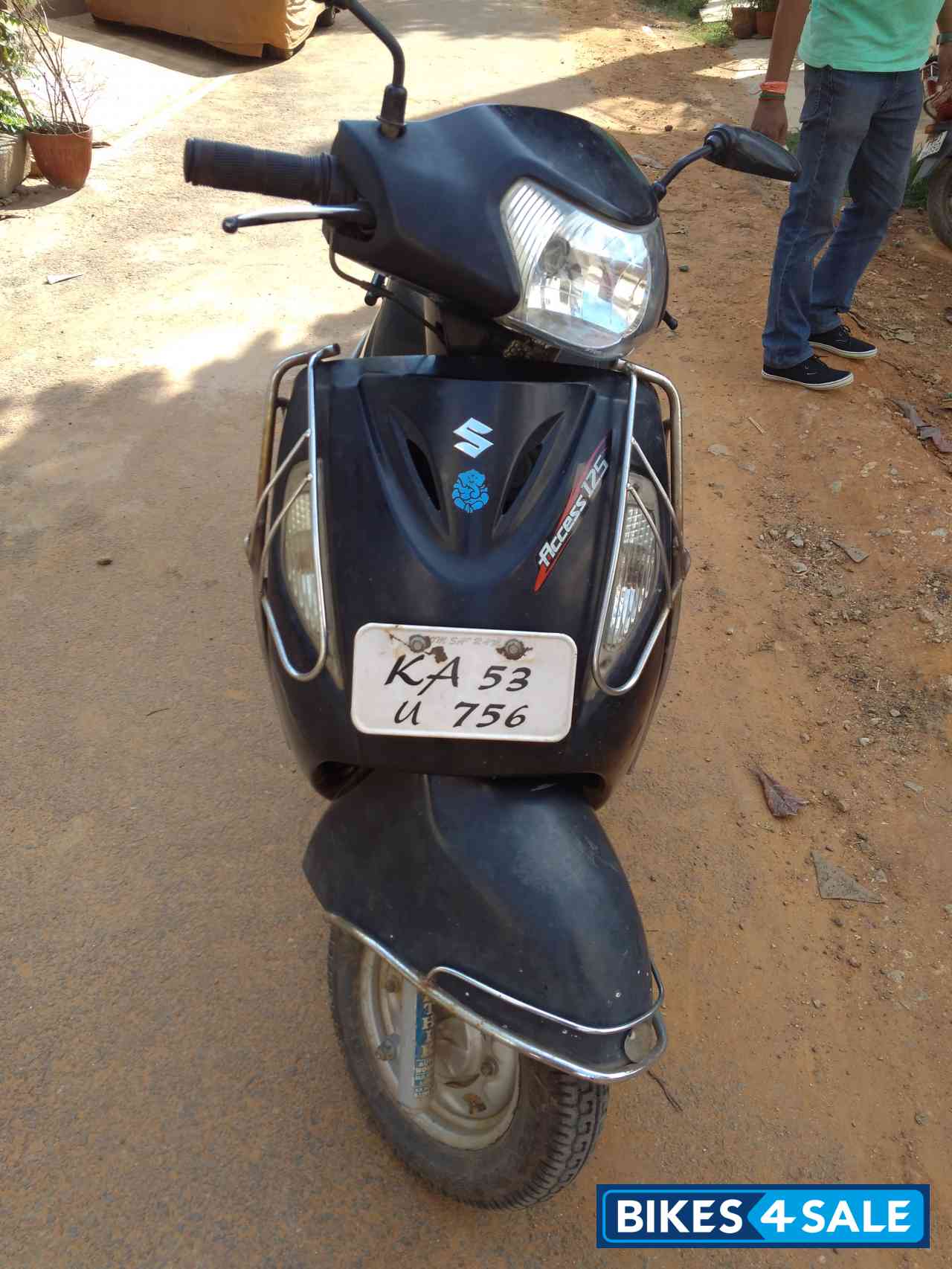 Black Suzuki Access 125