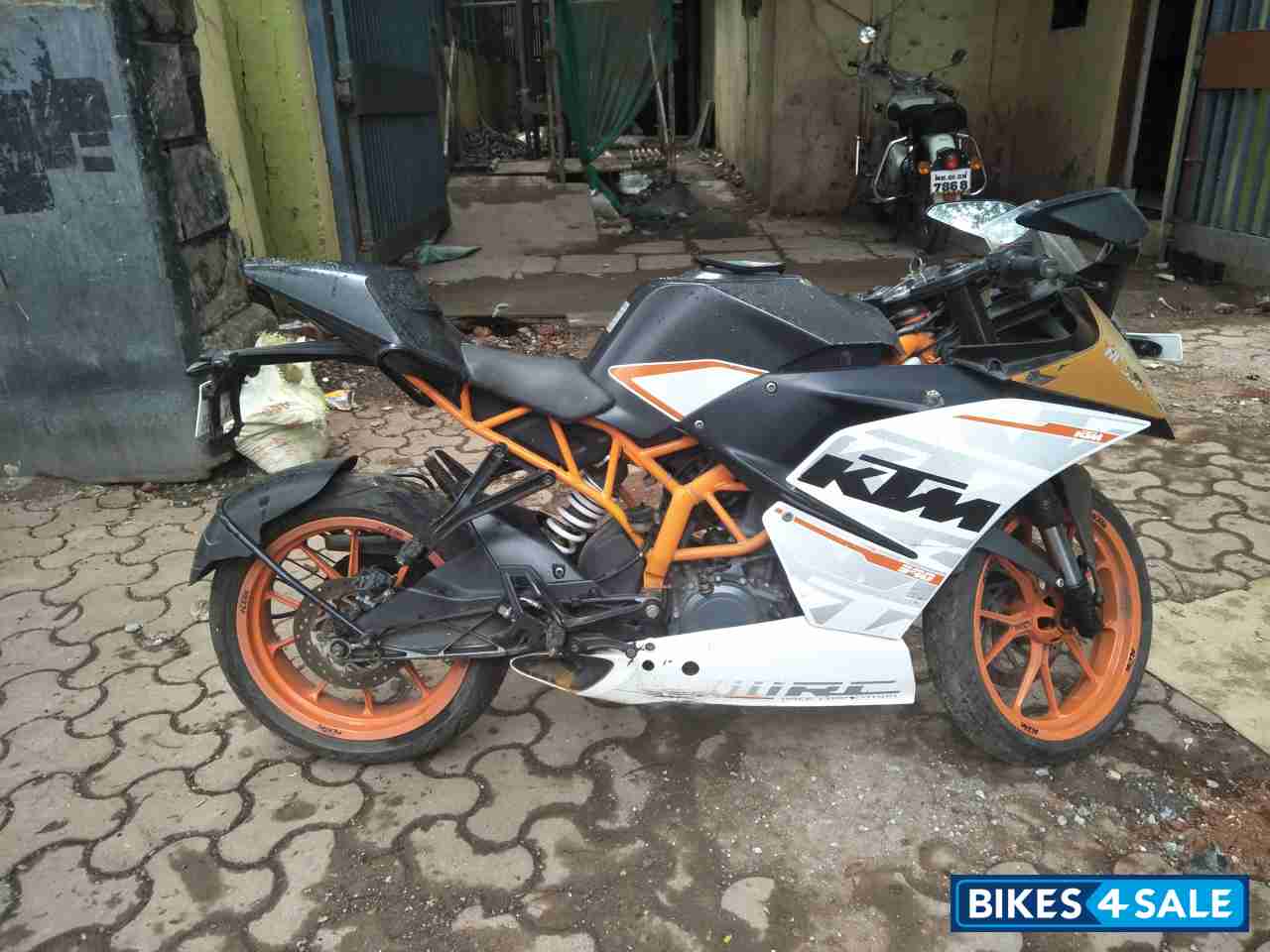 White And Orange KTM RC 390